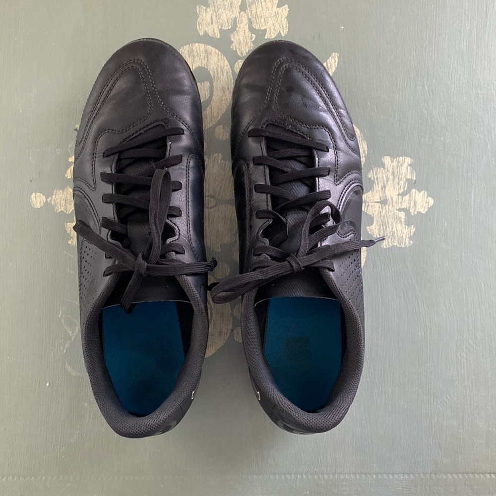 NIKE TIEMPO LEGEND 9 MEN’S SIZE 9.5 SOCCER CLEATS